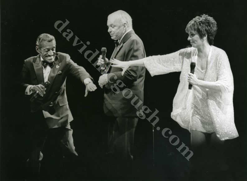 Frank Sinatra, Sammy Davis Jr., Liza Minelli  1988.jpg